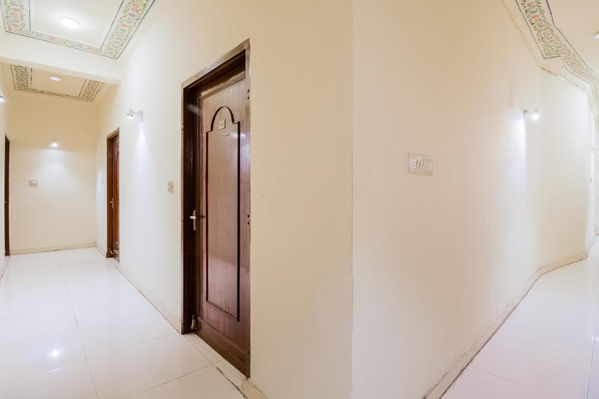 Collection O Rajwada Palace ชัยปุระ ภายนอก รูปภาพ